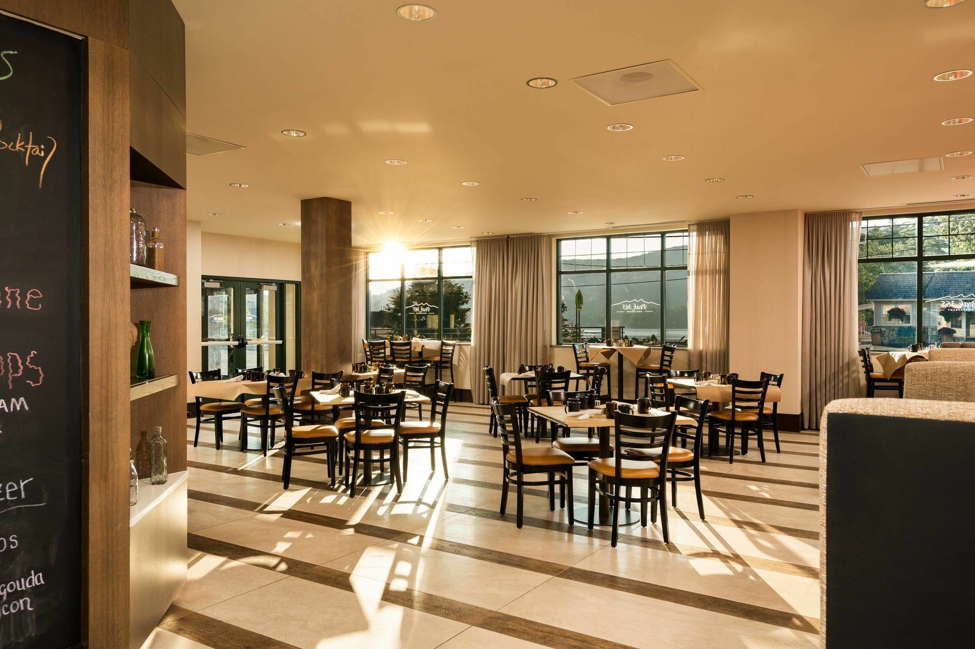 Courtyard By Marriott Озеро Джордж Экстерьер фото